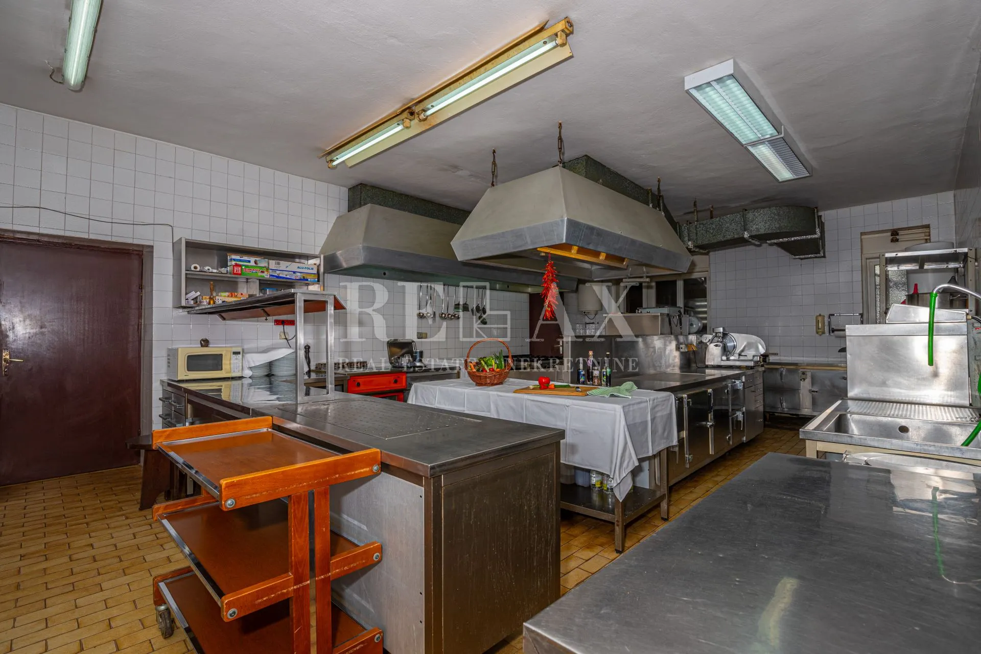 crikvenica - kuća s restoranom na top lokaciji - slika 85