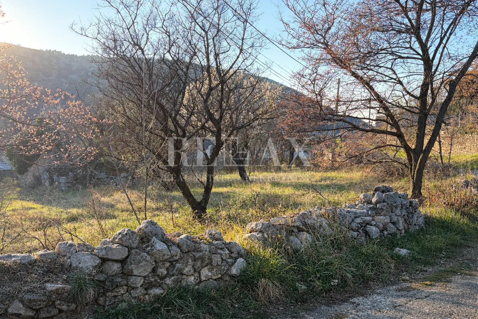 bribir - građevinsko zemljište sa starinom - slika 9