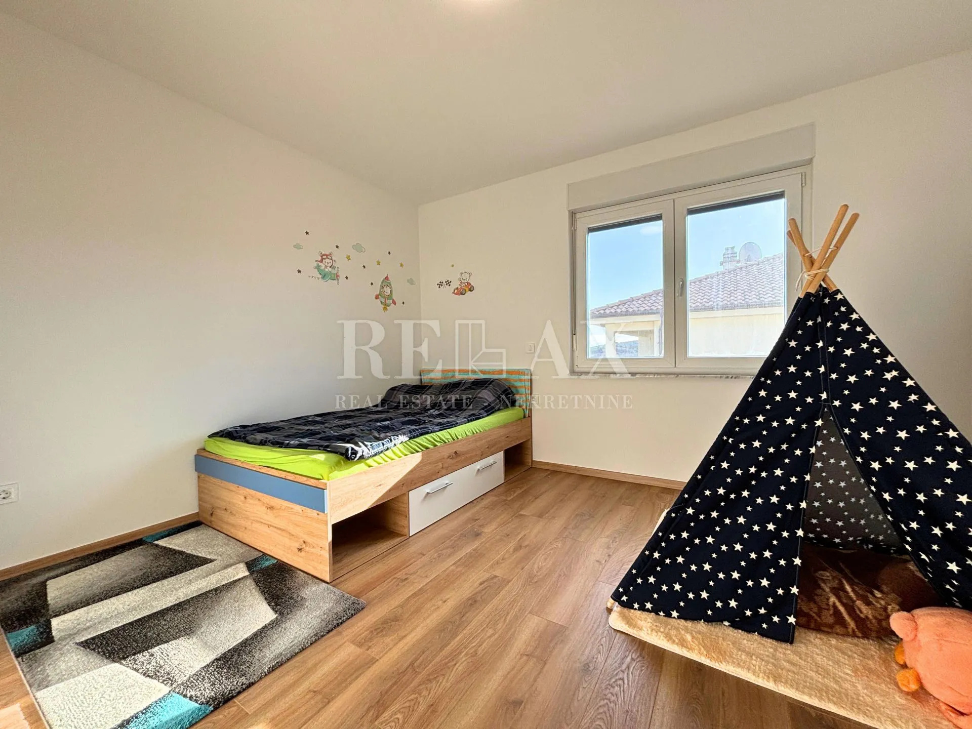 otok krk, vrbnik - samostojeća kuća s velikom okućnicom - slika 17