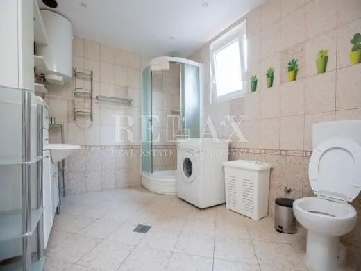 crikvenica,dramalj - kuća sa 7 apartmana - slika 52