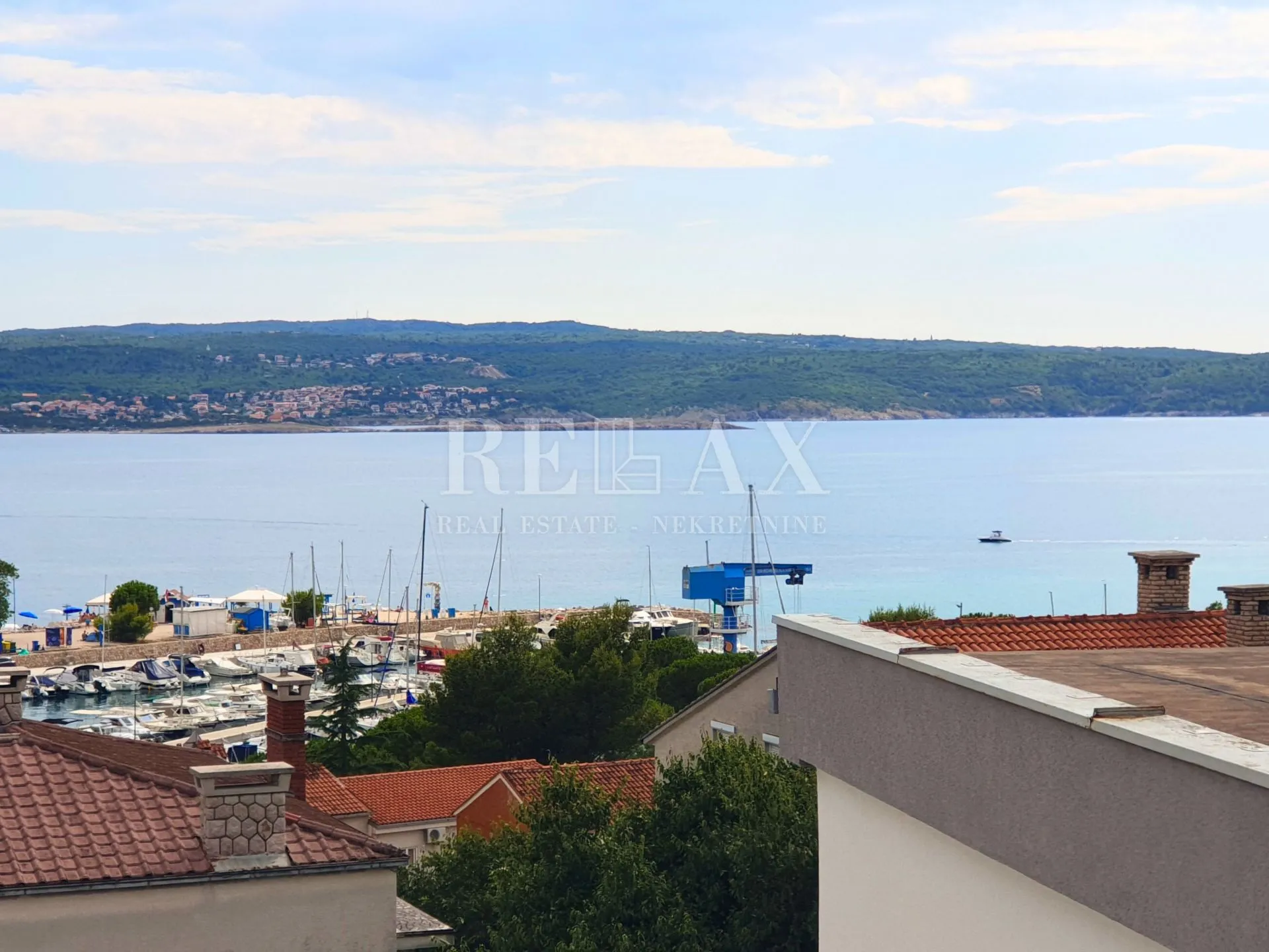 crikvenica - luksuzni stan s garažom - slika 1