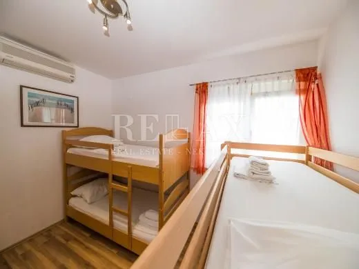 crikvenica,dramalj - kuća sa 7 apartmana - slika 55