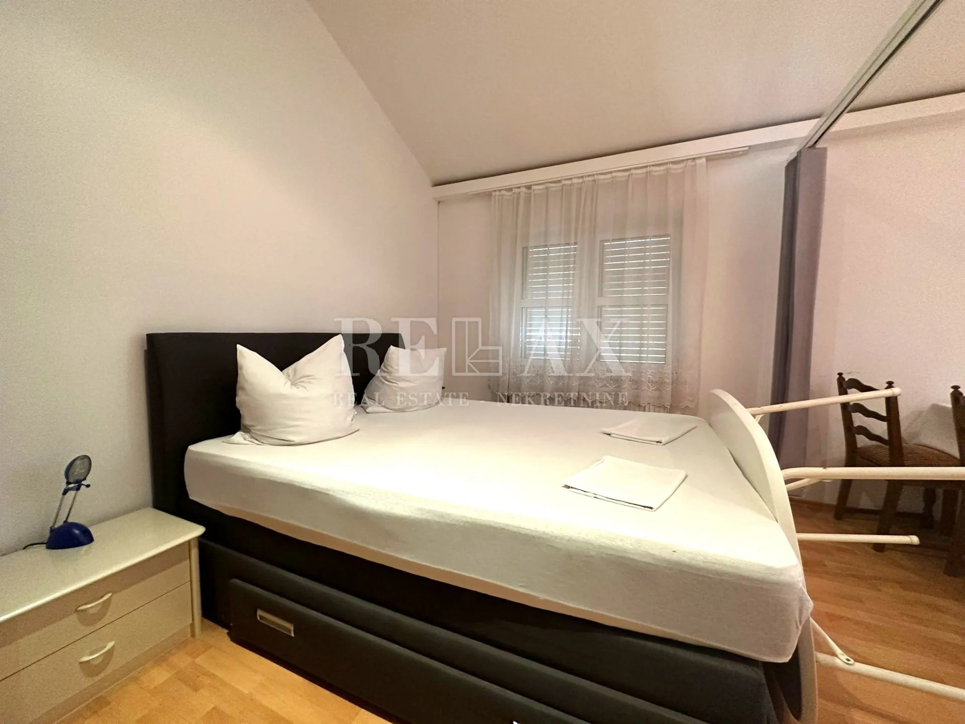 crikvenica- kuća u širem centru sa 7 apartmana - slika 45