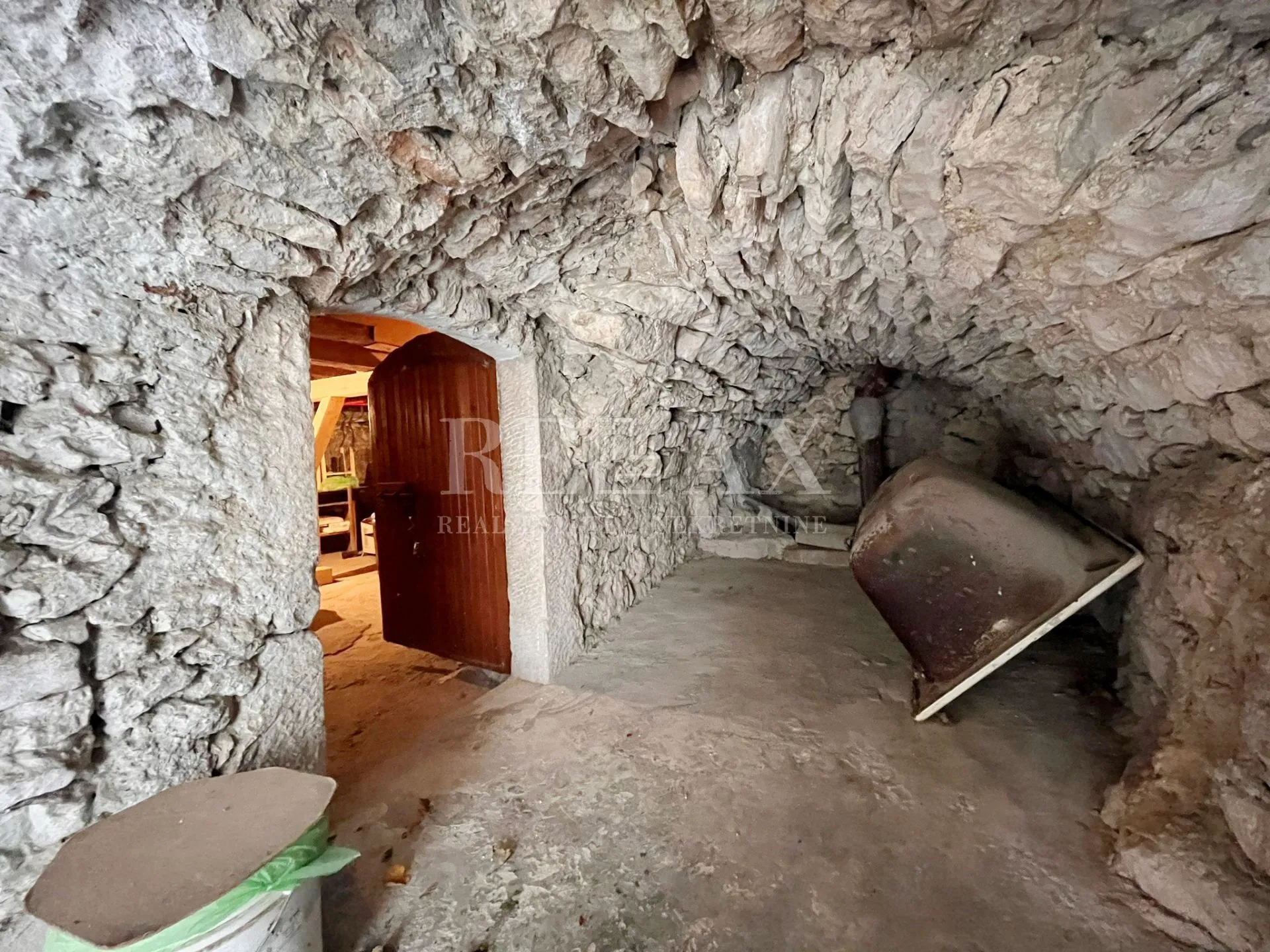 novi vinodolski - kamena kuća u centru grada - slika 14