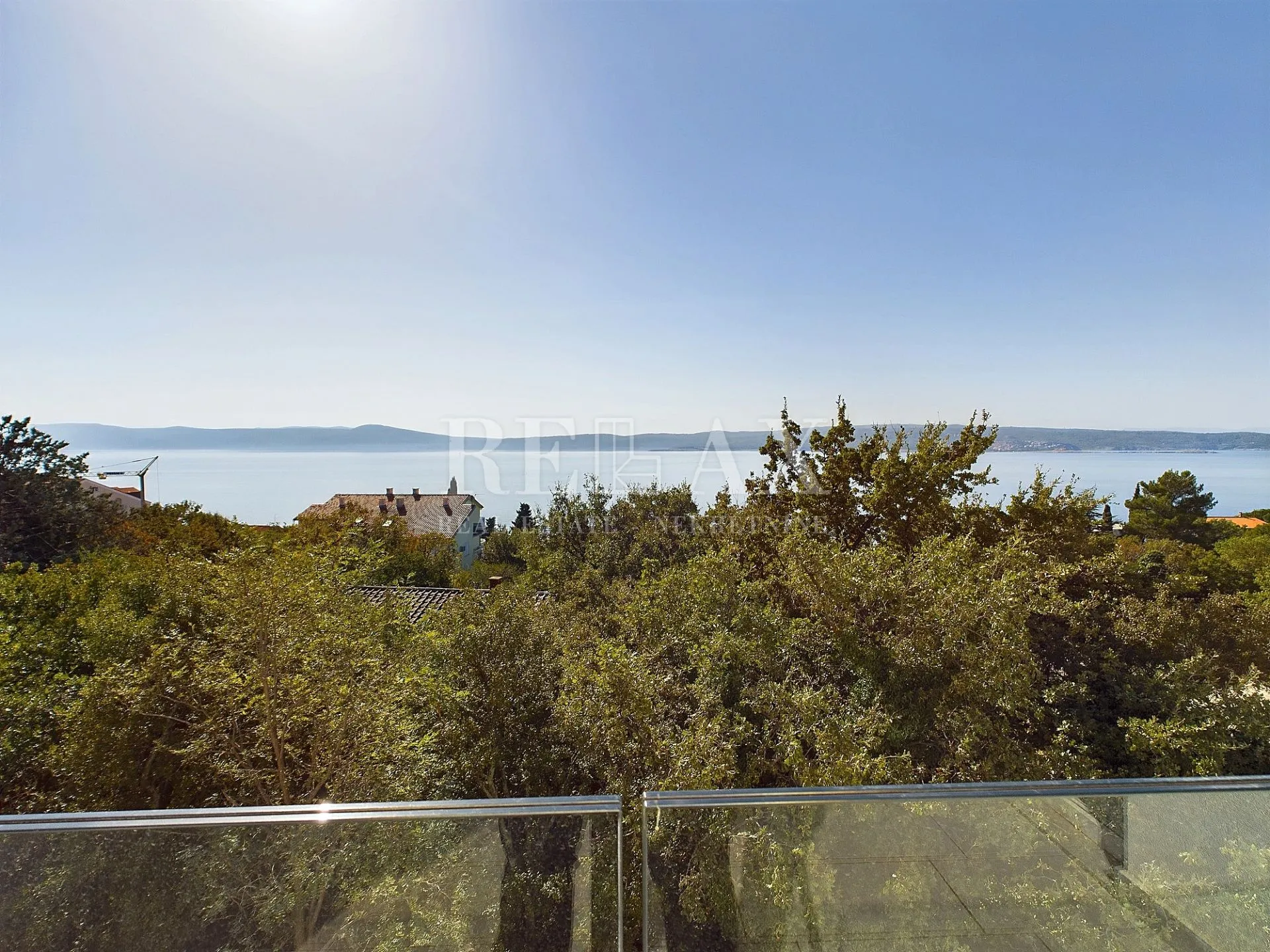 crikvenica - stan s balkonom i pogledom na more - slika 1