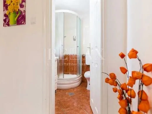 crikvenica,dramalj - kuća sa 7 apartmana - slika 19