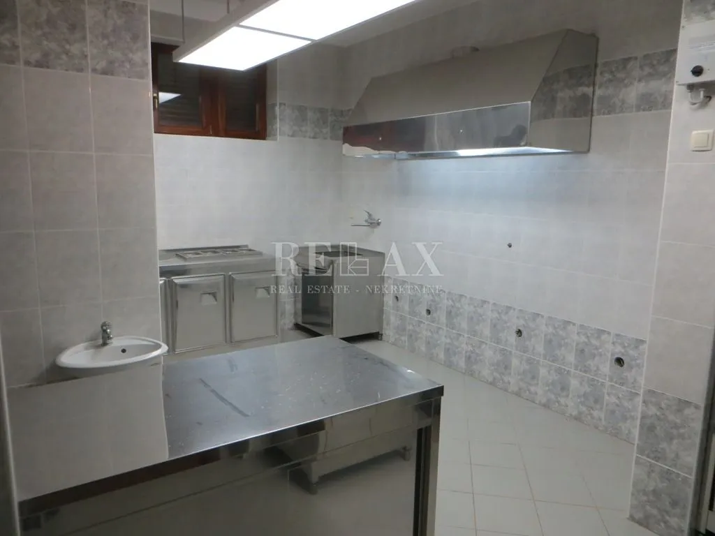 crikvenica - restoran sa lijepom terasom - slika 3