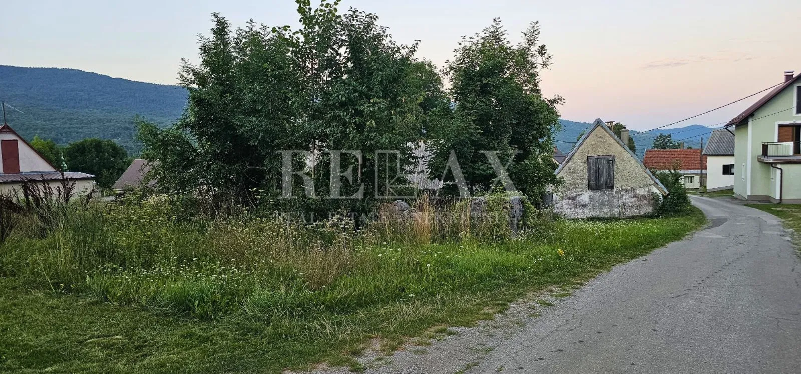 krasno - kuća za adaptaciju sa zemljištem i dva objekta - slika 9
