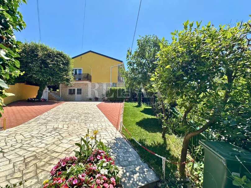 Selce - Kuća s okućnicom i pogledom na more - Selce, Crikvenica