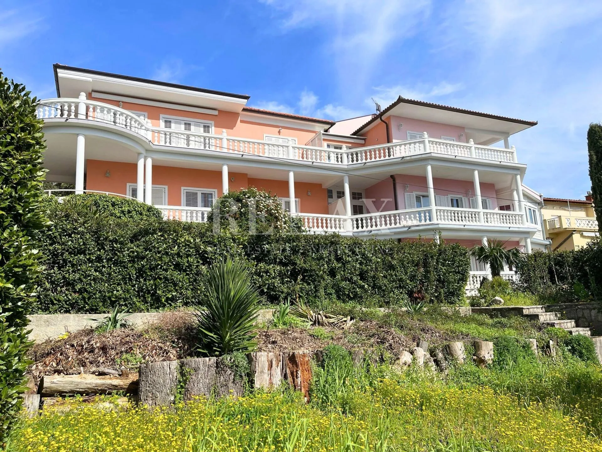 crikvenica - mediteranska vila s vrtom i gostinjskom kućom - slika 2