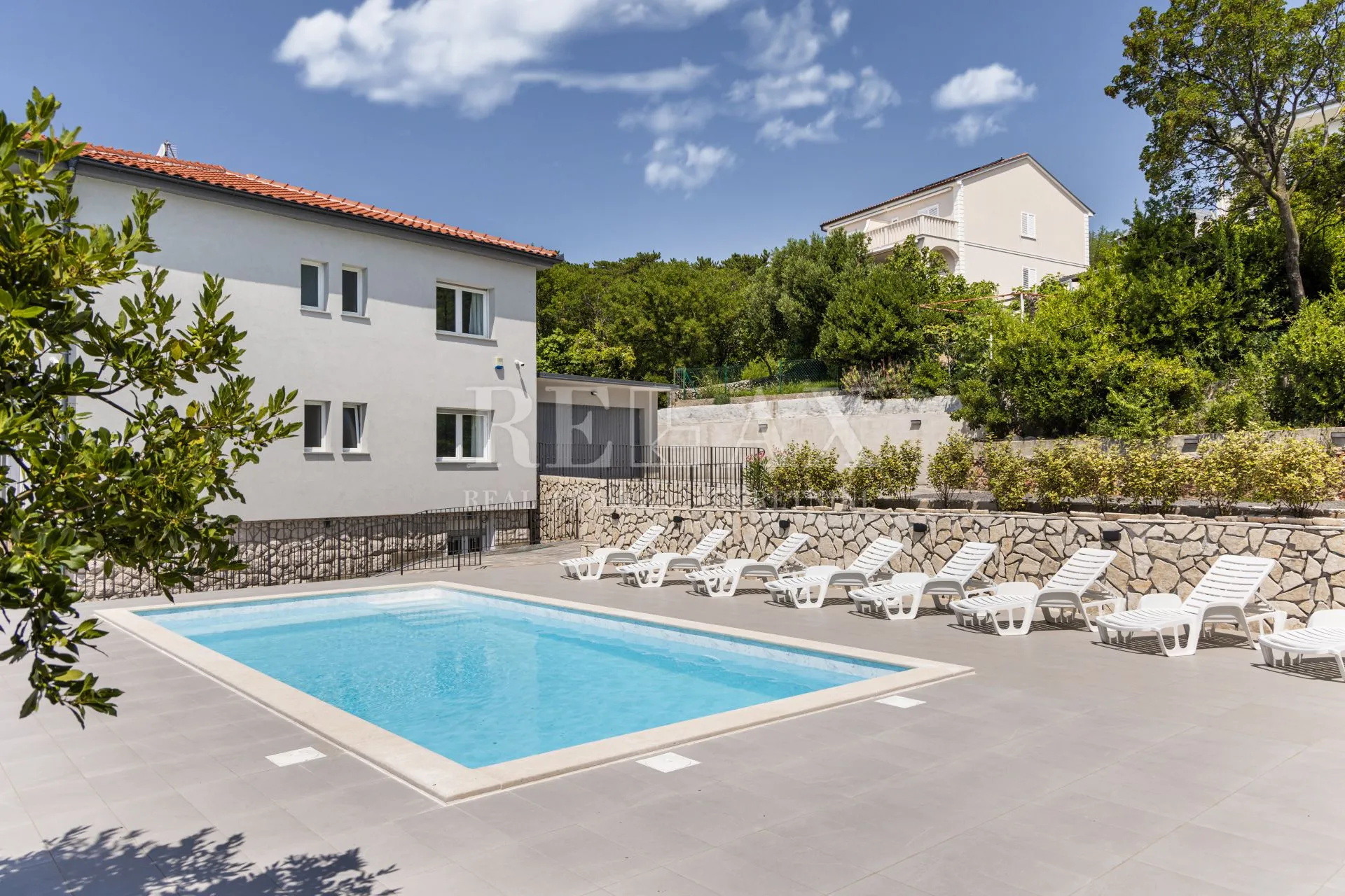 povile - vila s bazenom, nadomak mora - slika 2