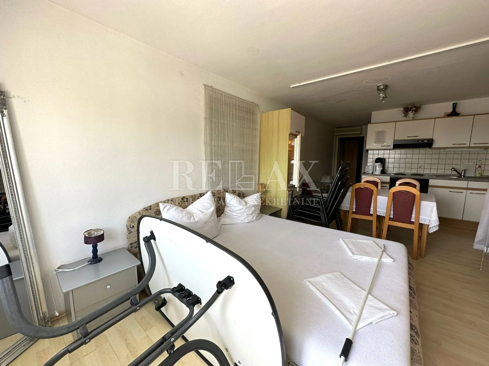 crikvenica- kuća u širem centru sa 7 apartmana - slika 47