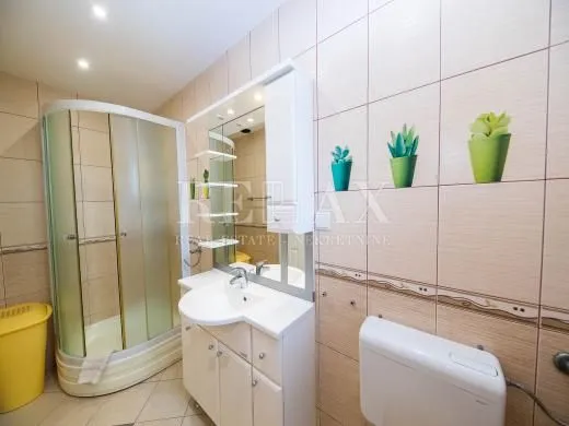 crikvenica,dramalj - kuća sa 7 apartmana - slika 56