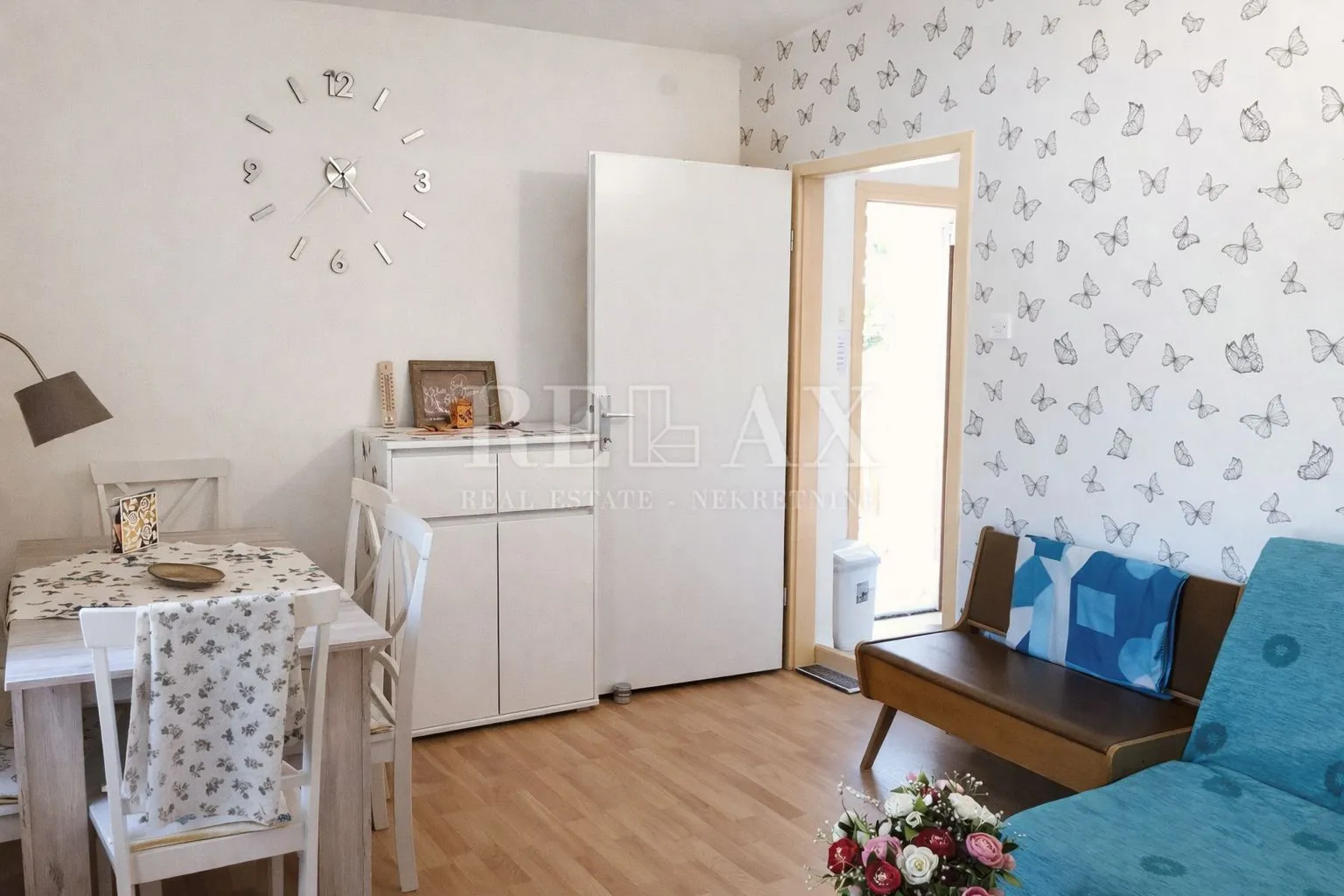 novi vinodolski - dvojna kuća s 3 apartmana - slika 5