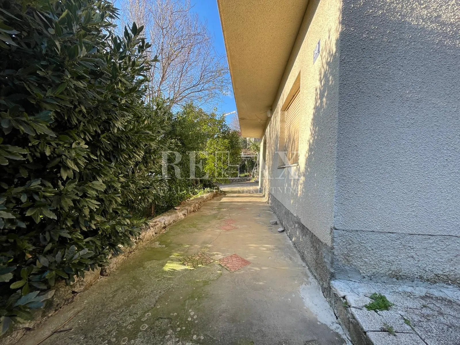 bribir - kuća sa dva stana - slika 12