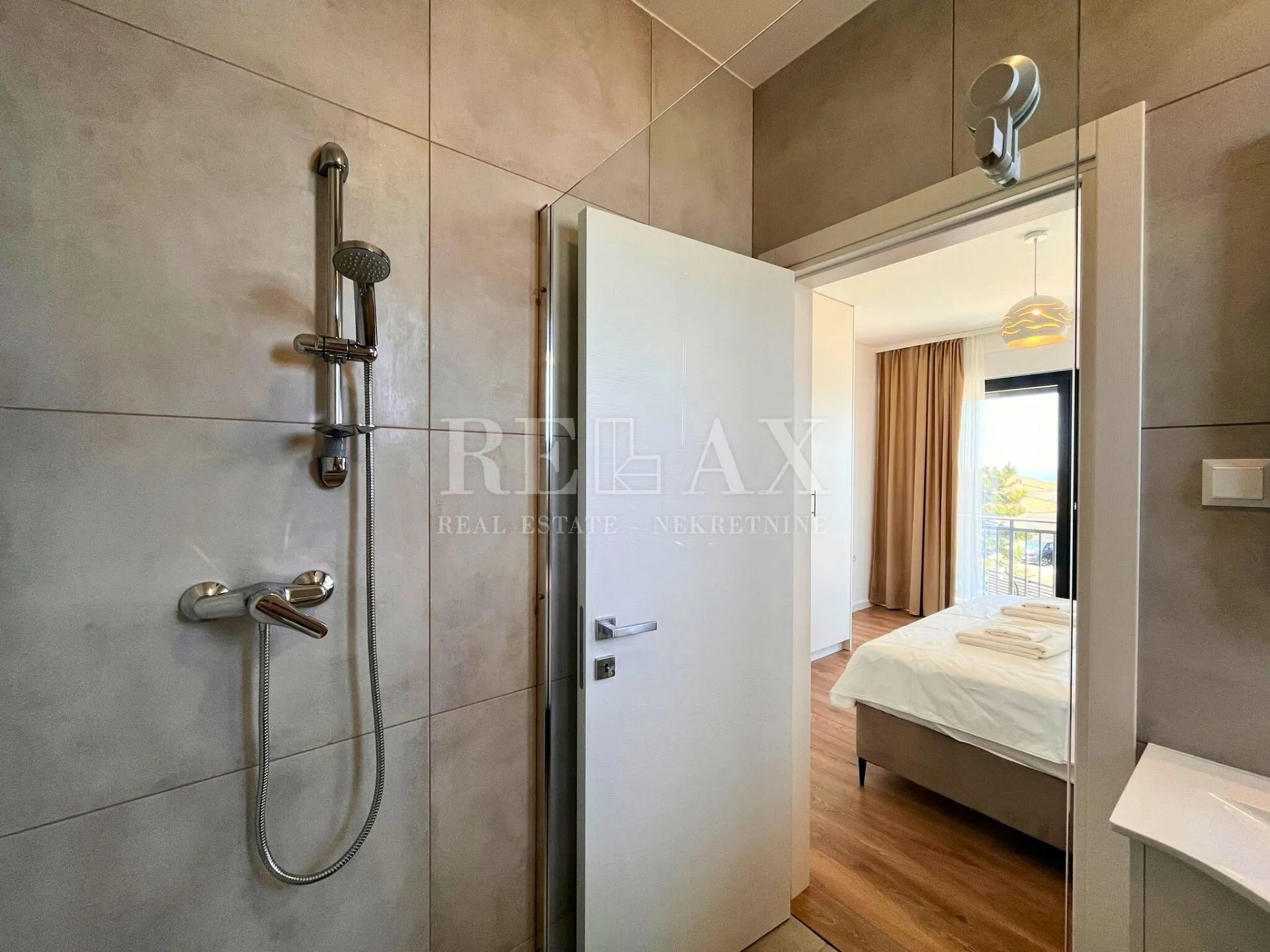 crikvenica - luksuzna vila s bazenom - slika 23