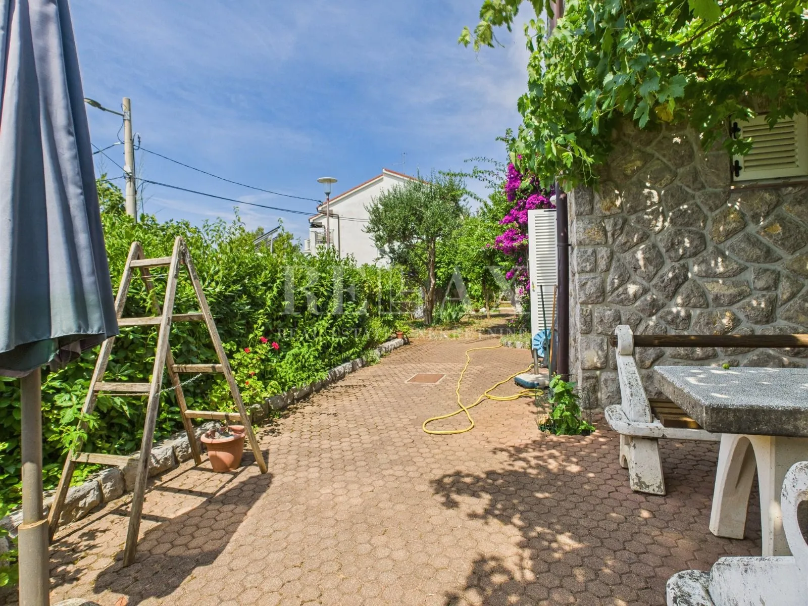 crikvenica – dio kuće s tri apartmana - slika 26