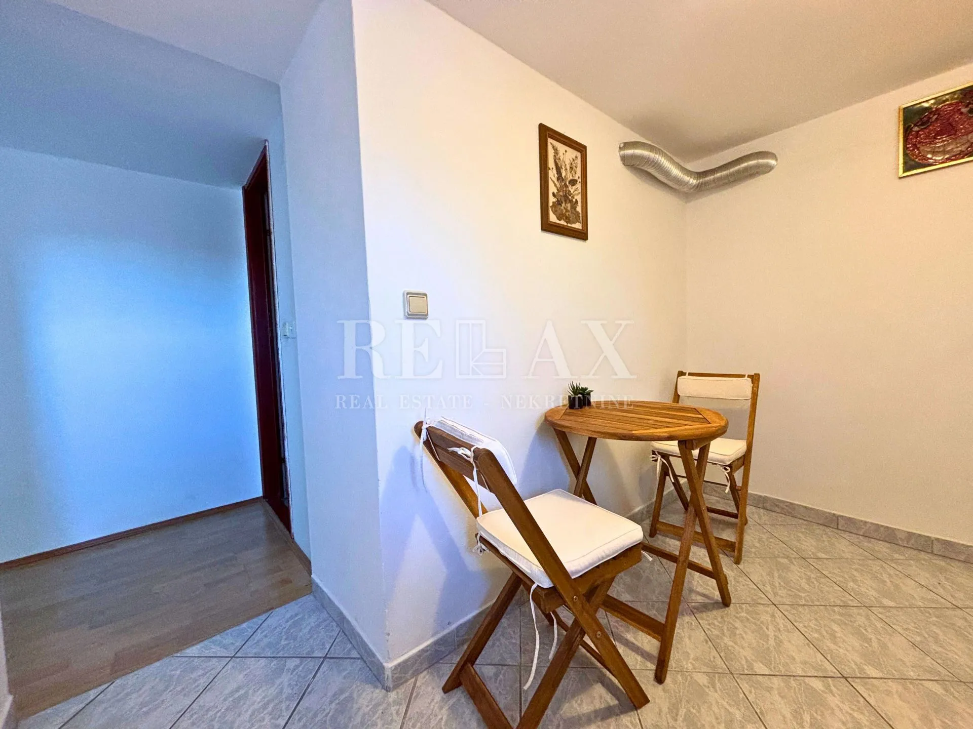 jadranovo - samostojeća kuća s 3 apartmana - slika 16