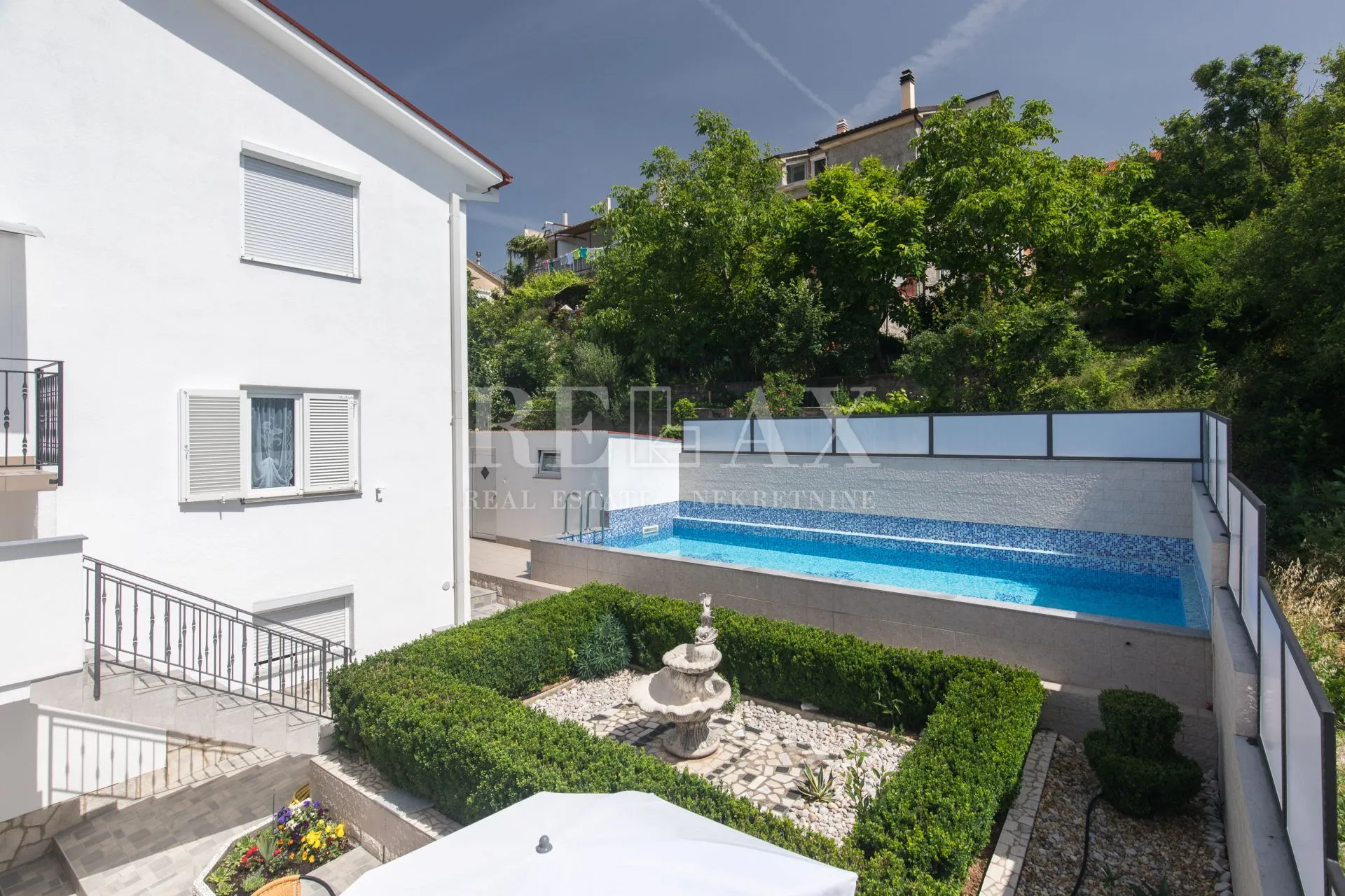 crikvenica - kuća sa 6 stanova, bazen - slika 42