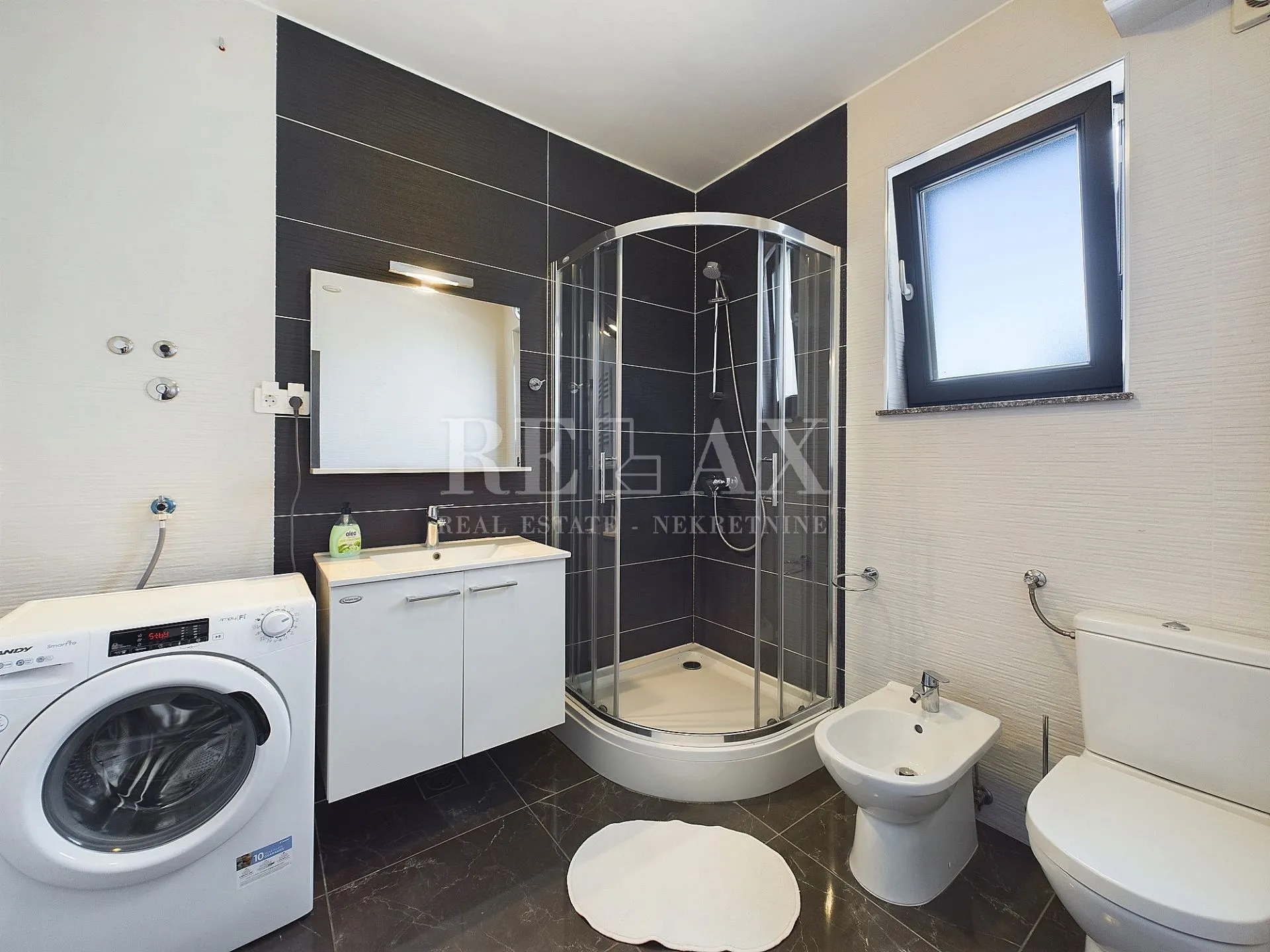crikvenica - vila s bazenom i pogledom na more - slika 28