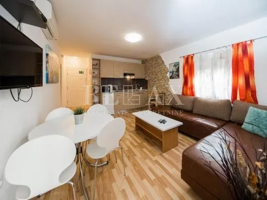 crikvenica,dramalj - kuća sa 7 apartmana - slika 27
