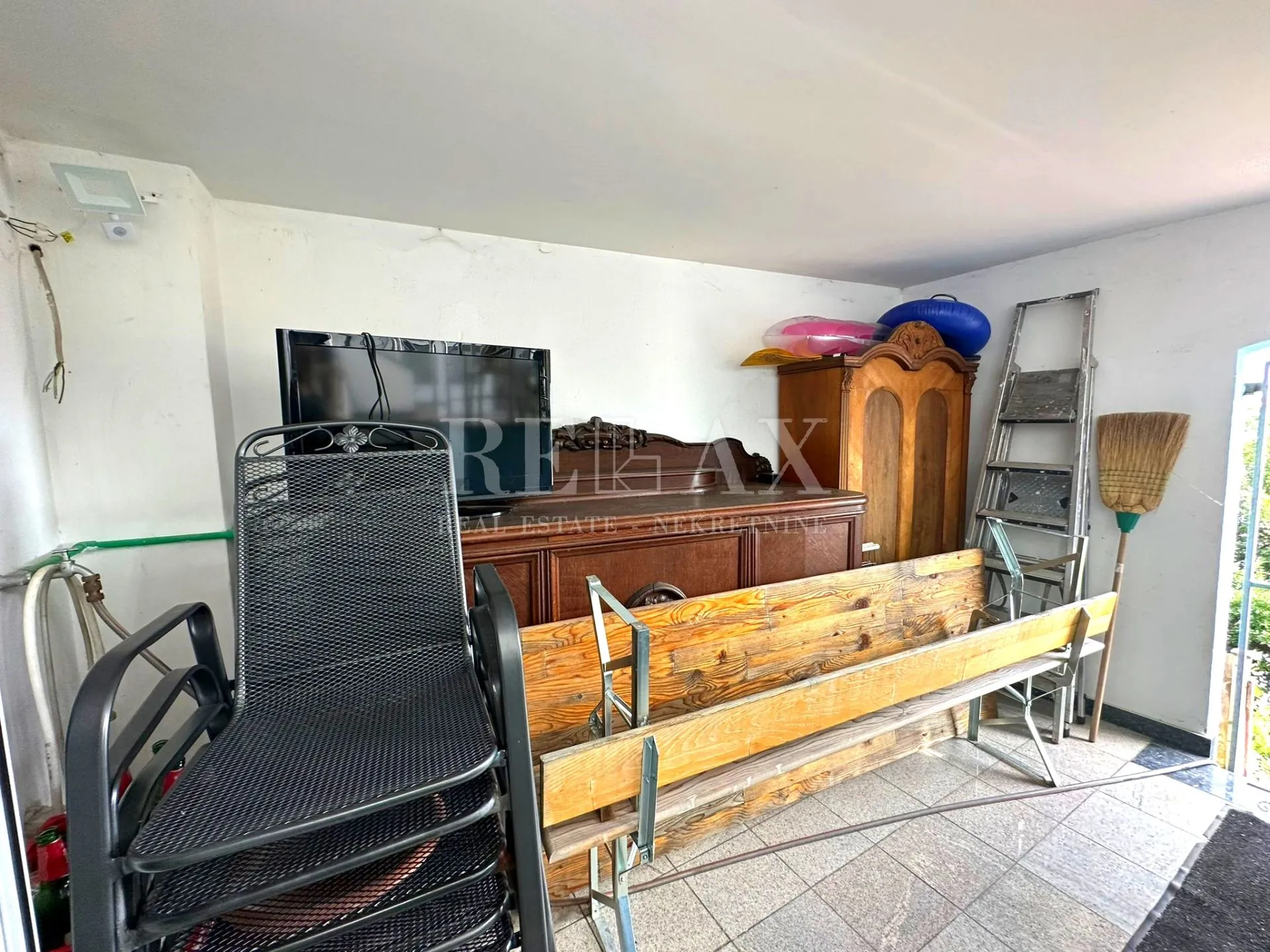 crikvenica- kuća u širem centru sa 7 apartmana - slika 20