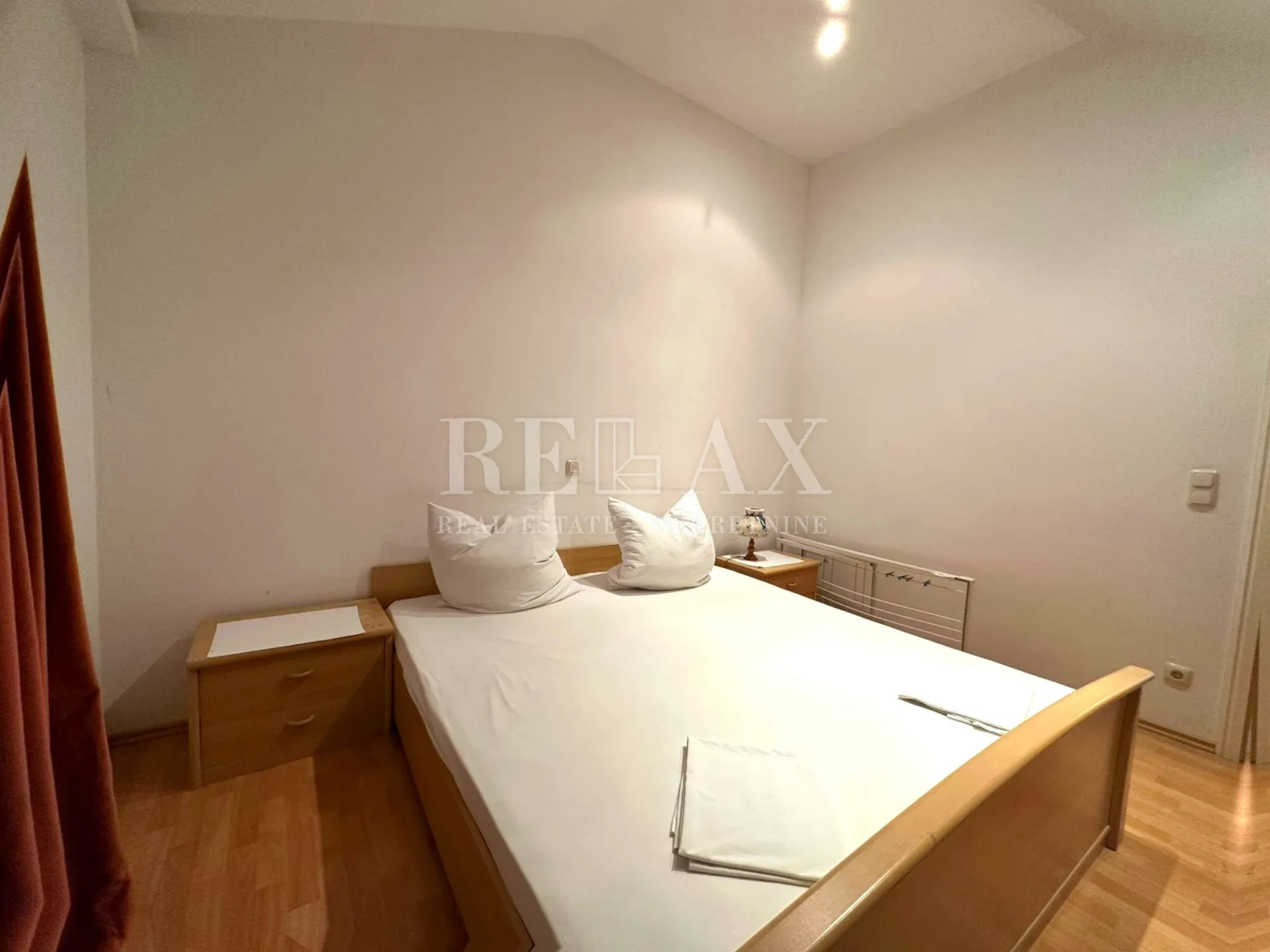 crikvenica- kuća u širem centru sa 7 apartmana - slika 33