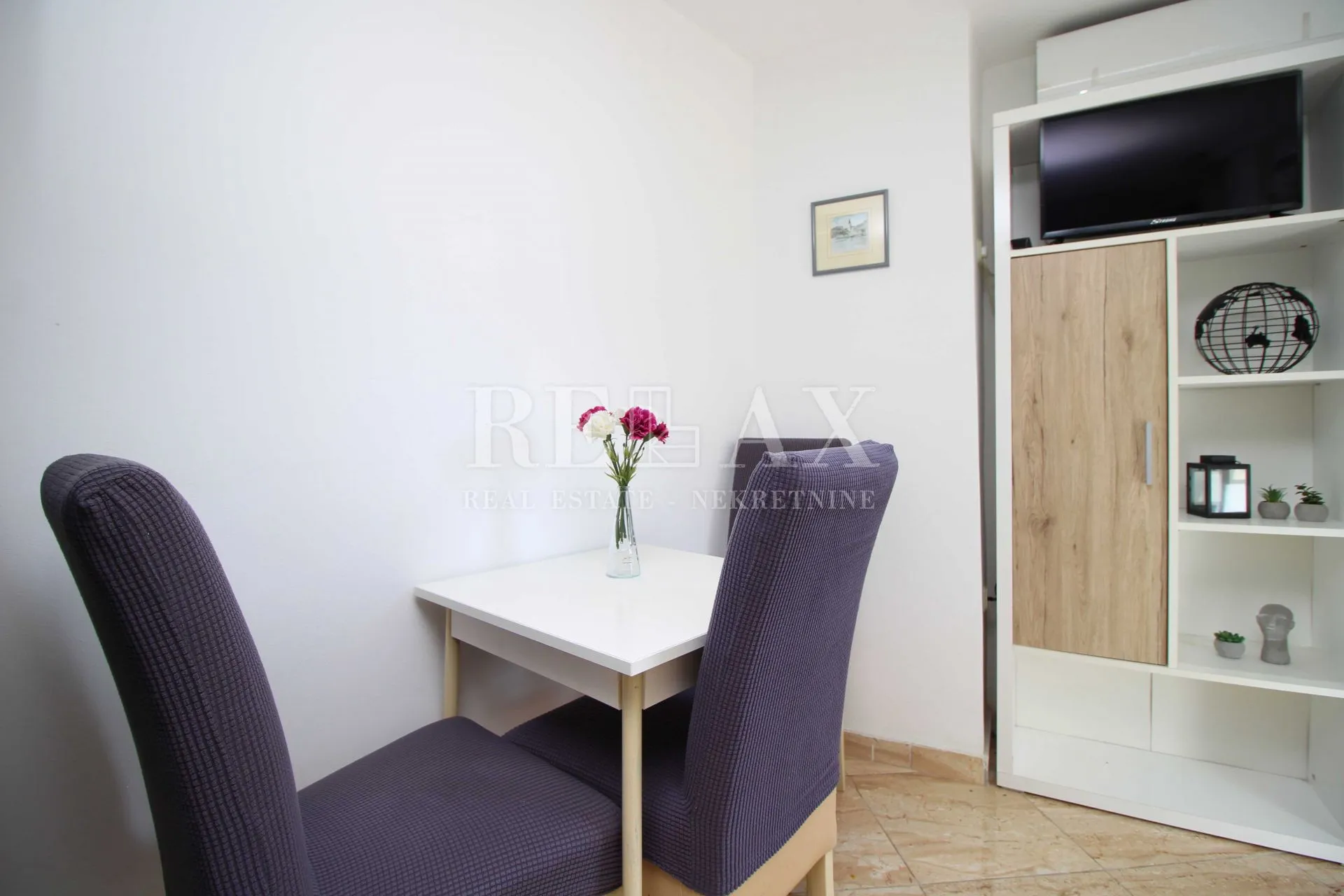 crikvenica - etaža sa tri apartmana u centru grada - slika 19