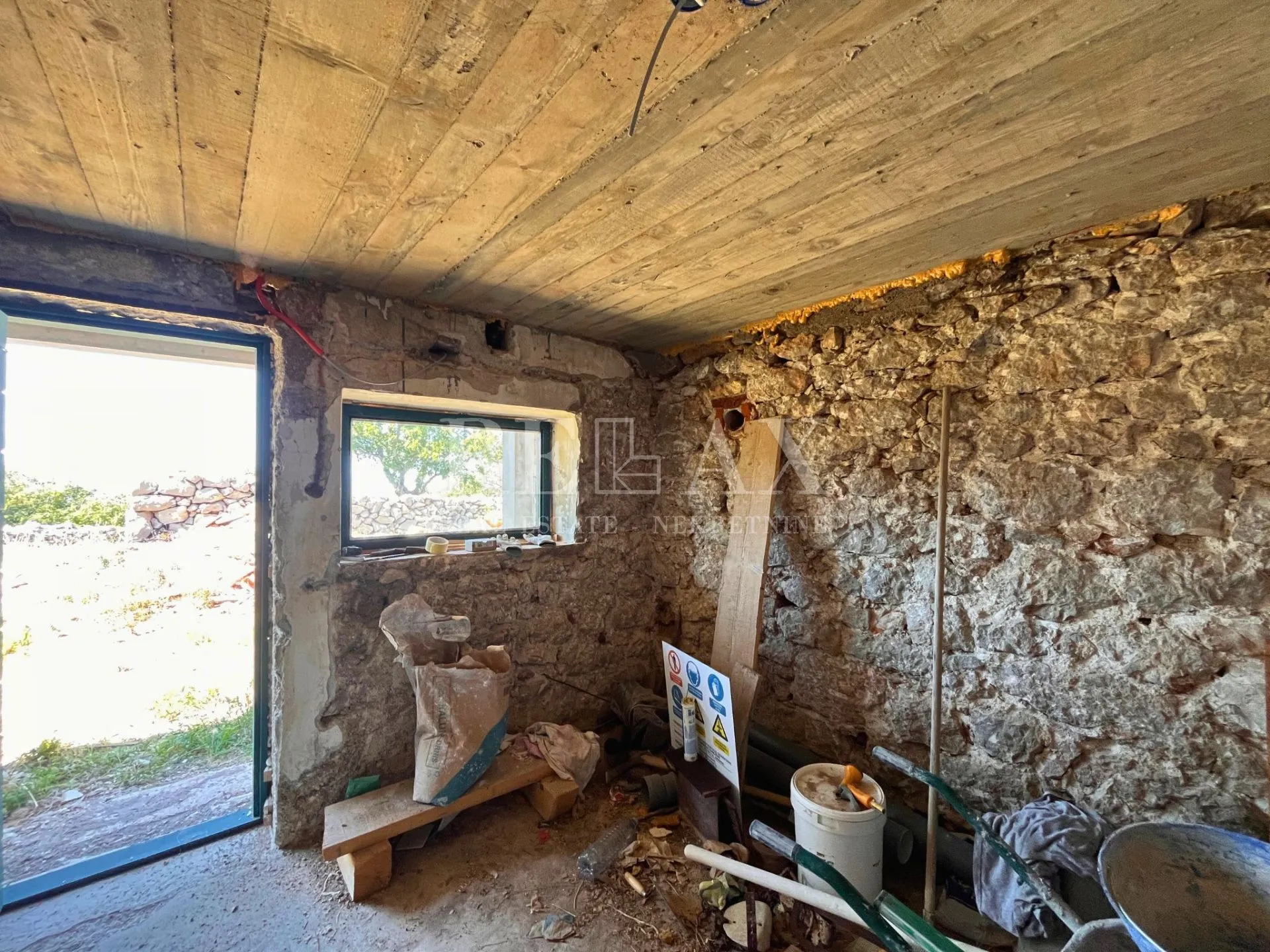 jablanac - kamena kuća s pogledom na more - slika 18