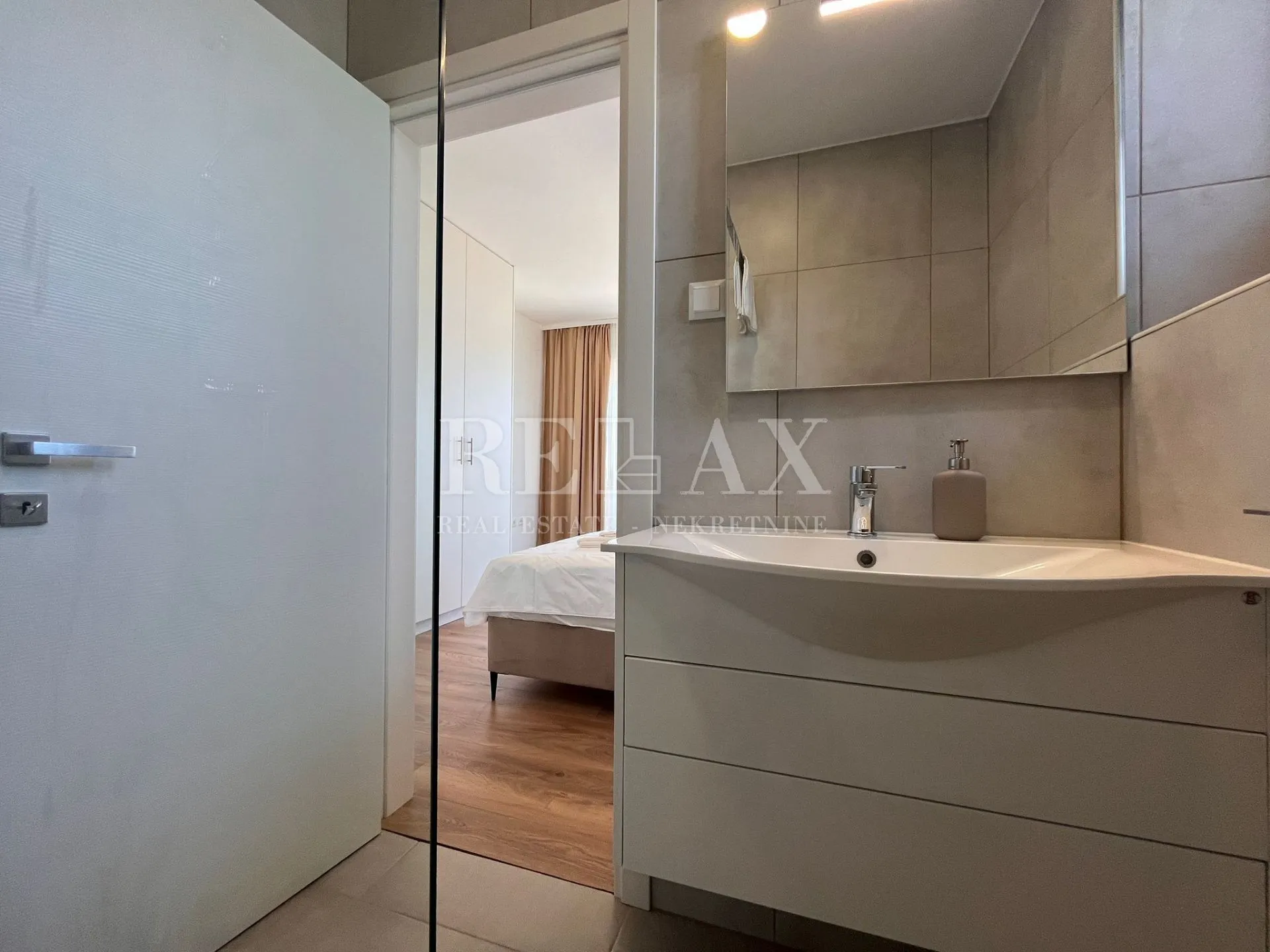 crikvenica - luksuzna vila s bazenom - slika 25