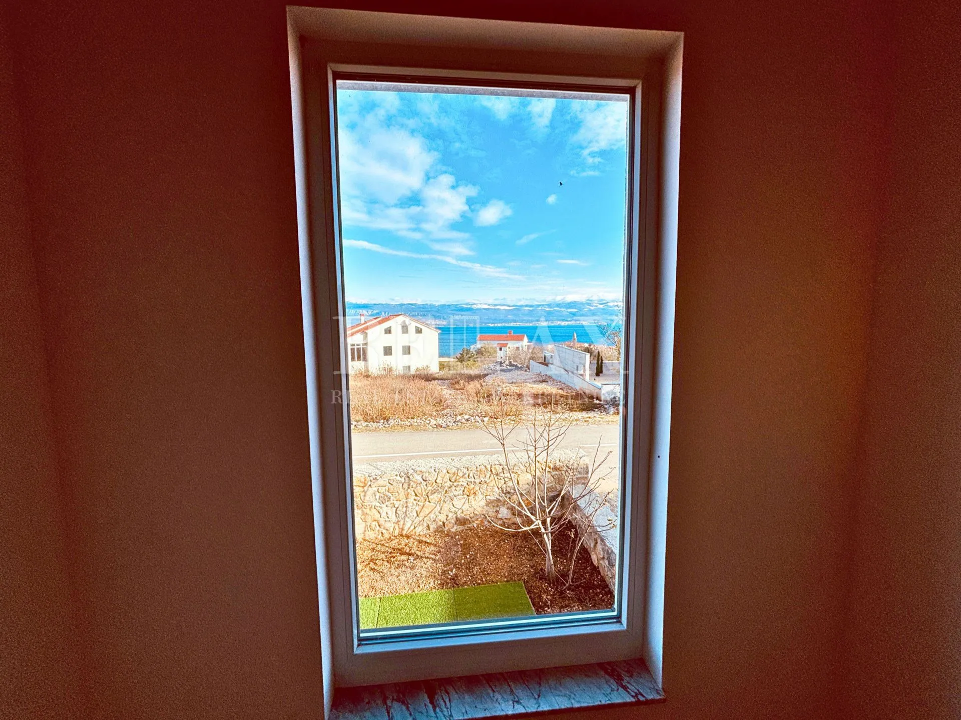 otok krk, vrbnik - samostojeća kuća s velikom okućnicom - slika 35
