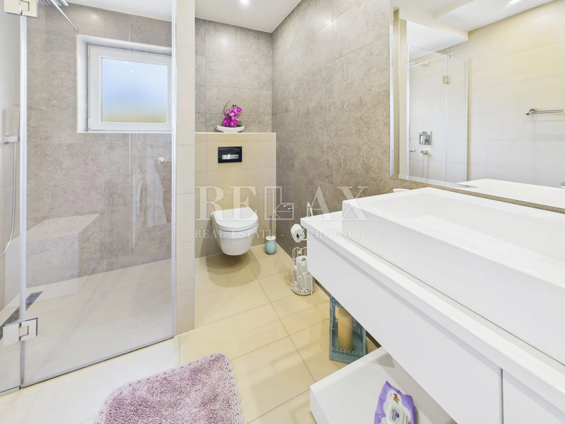 klenovica - moderna vila s bazenom - slika 41