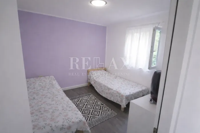 senj, bunica - stan s garažom i terasom u blizini mora - slika 9