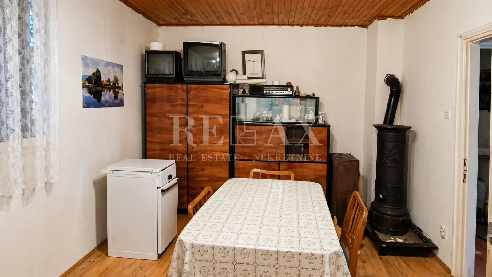 otočac, sinac - vikendica s velikom okućnicom - slika 2
