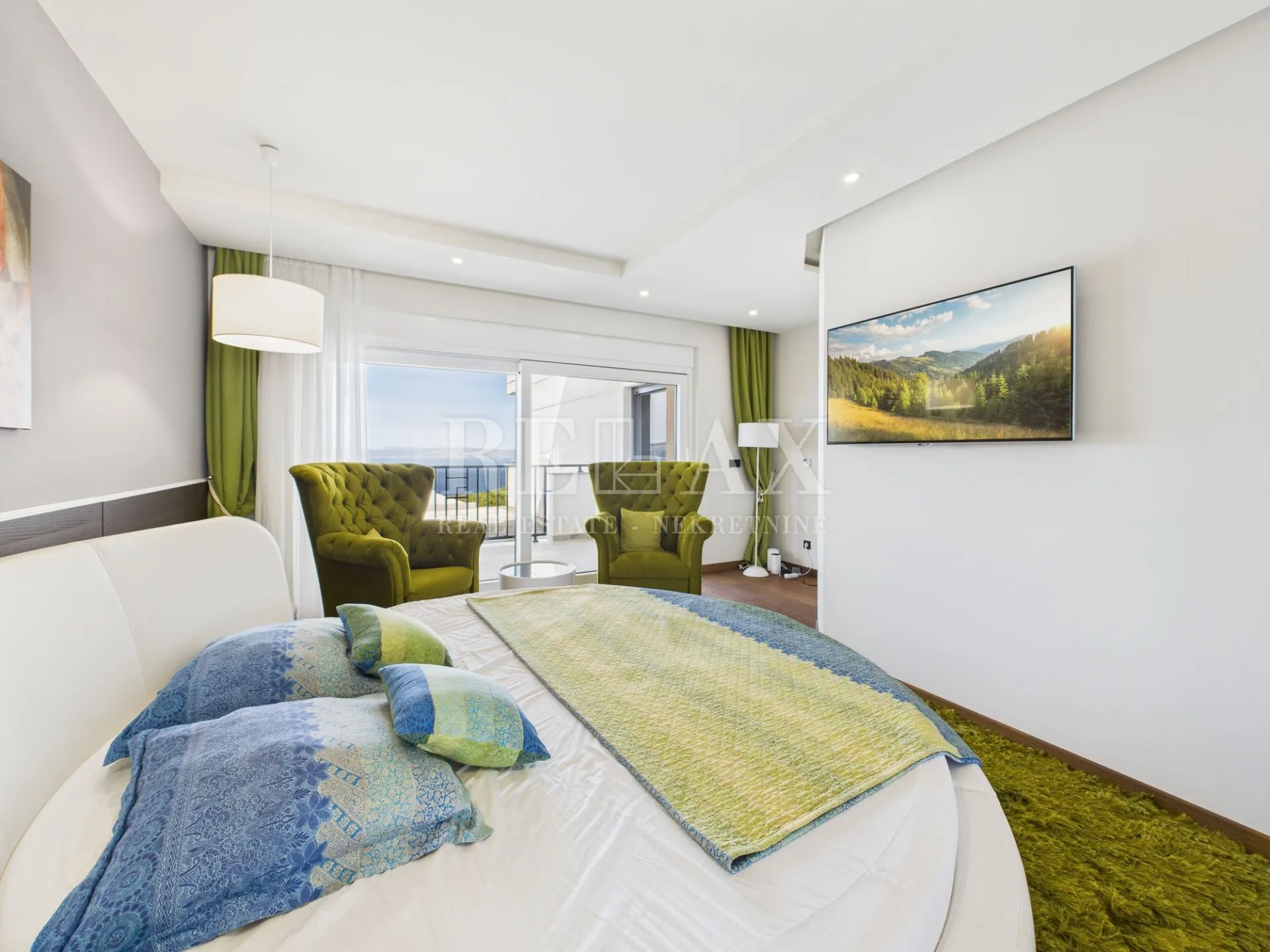 klenovica - moderna vila s bazenom - slika 33