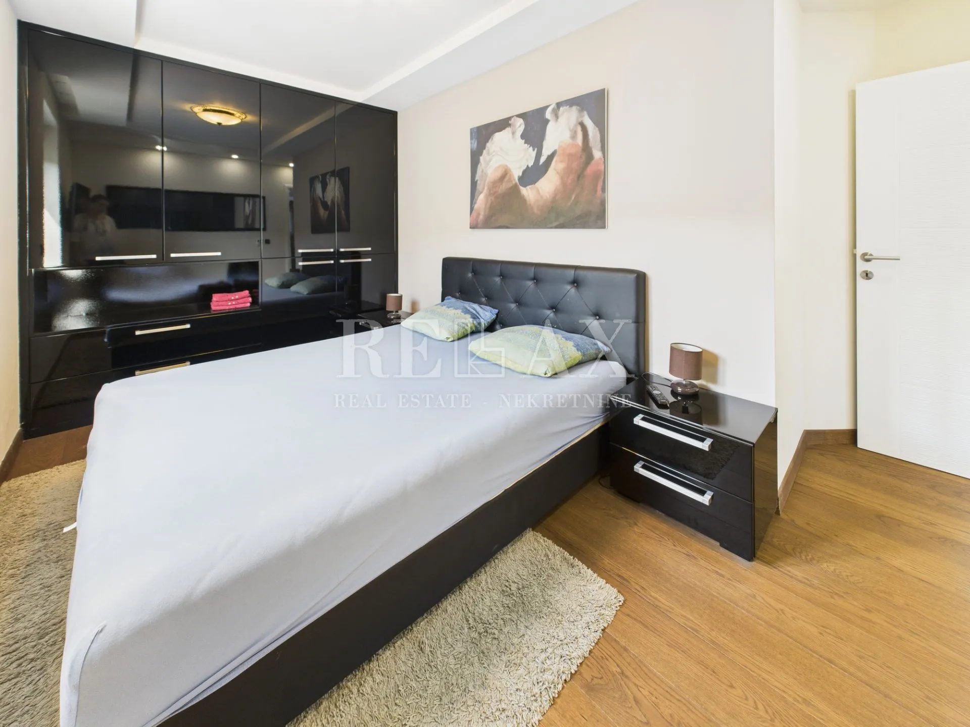 klenovica - moderna vila s bazenom - slika 43