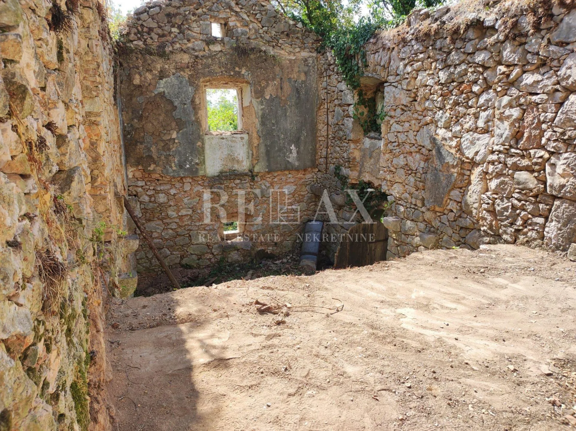 hreljin - starina sa zemljištem - slika 2