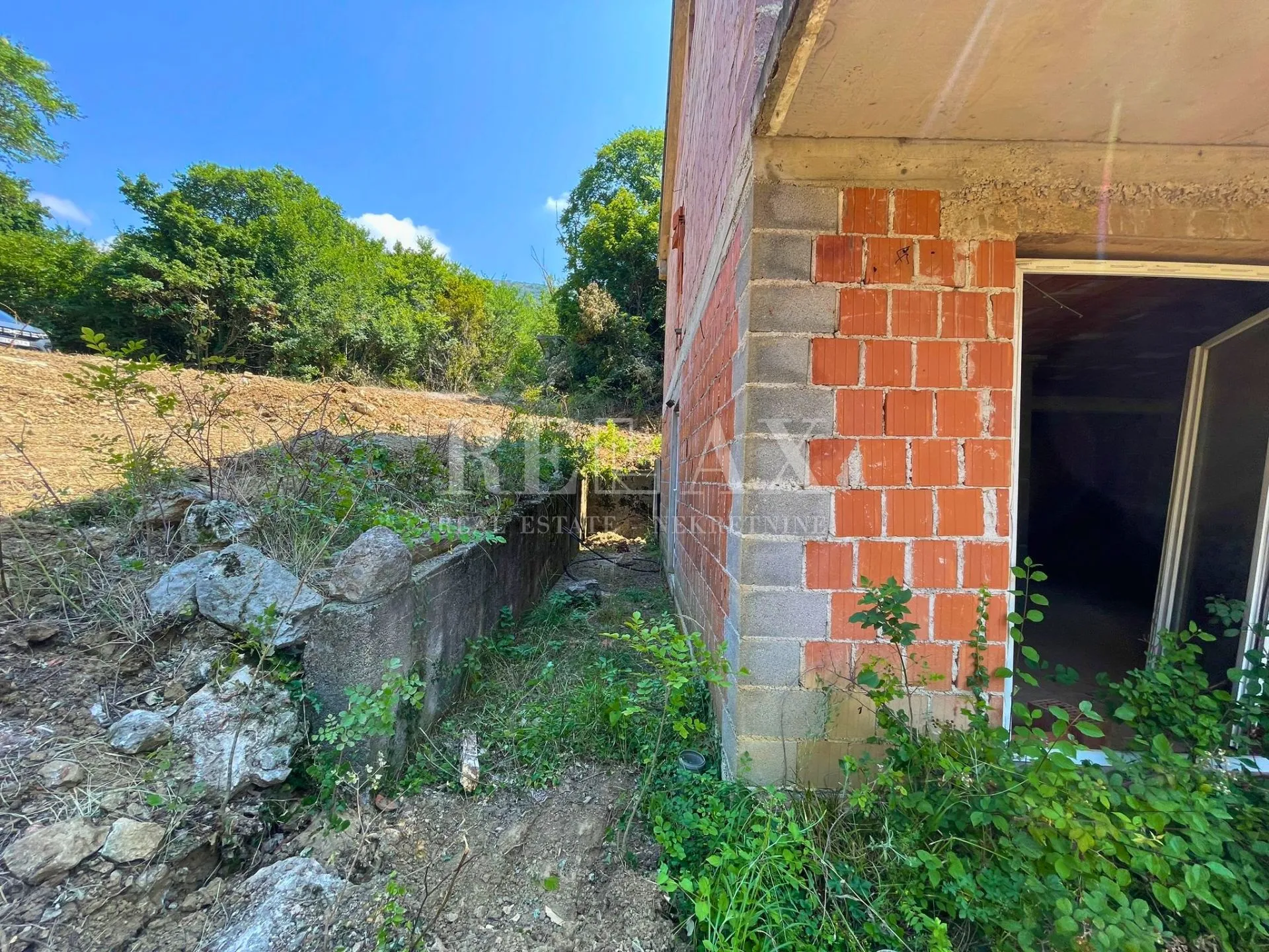 bribir - započeta gradnja s okućnicom - slika 5