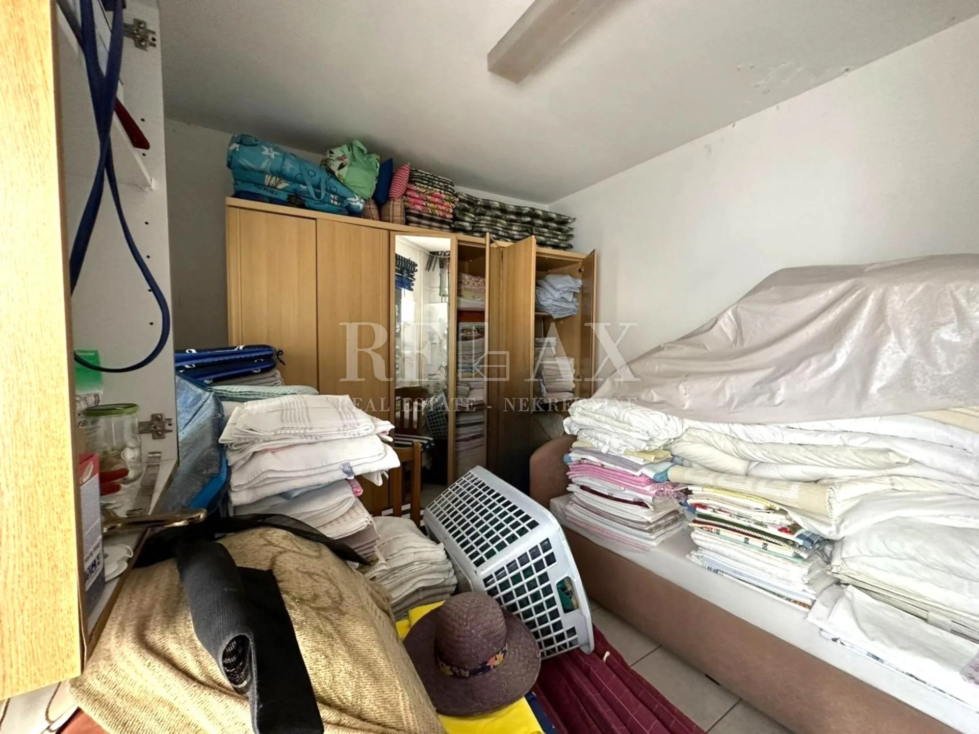 crikvenica- kuća u širem centru sa 7 apartmana - slika 8