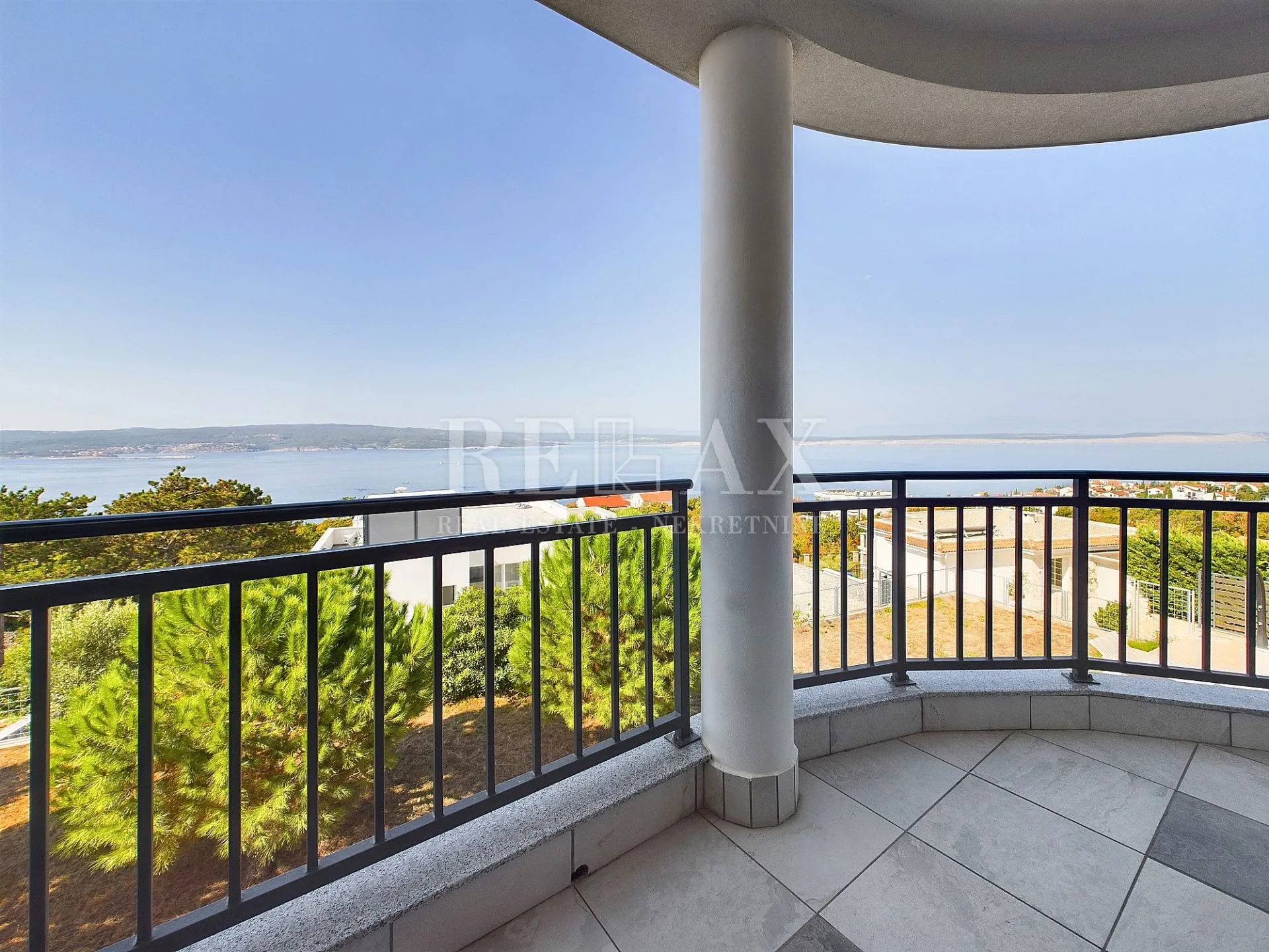 crikvenica - vila s bazenom i pogledom na more - slika 24