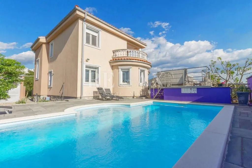 crikvenica - elegantna vila s panoramskim pogledom i bazenom - slika 46