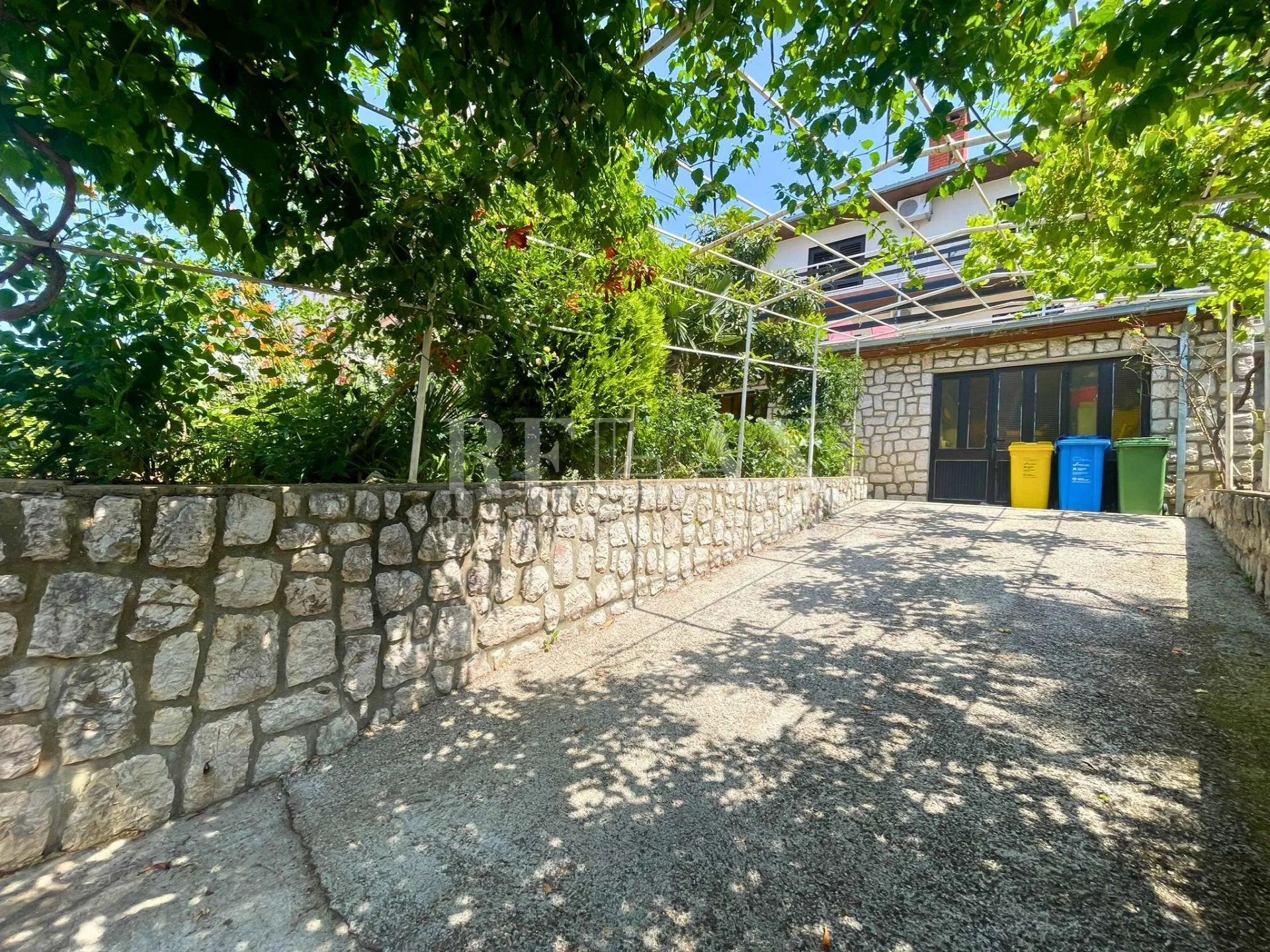 dramalj - kuća sa 4 apartmana, 150 m od mora - slika 21