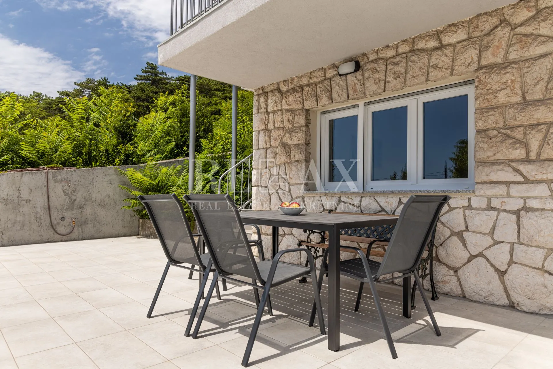 povile - vila s bazenom, nadomak mora - slika 32