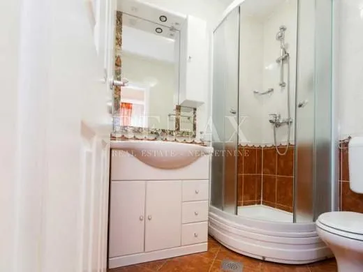 crikvenica,dramalj - kuća sa 7 apartmana - slika 22