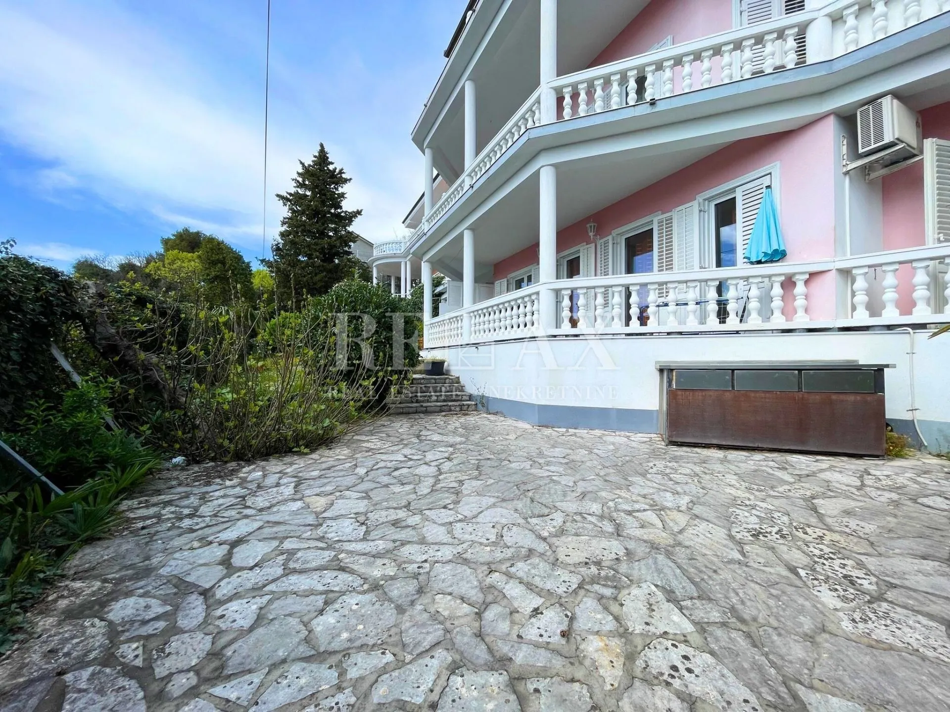 crikvenica - mediteranska vila s vrtom i gostinjskom kućom - slika 31