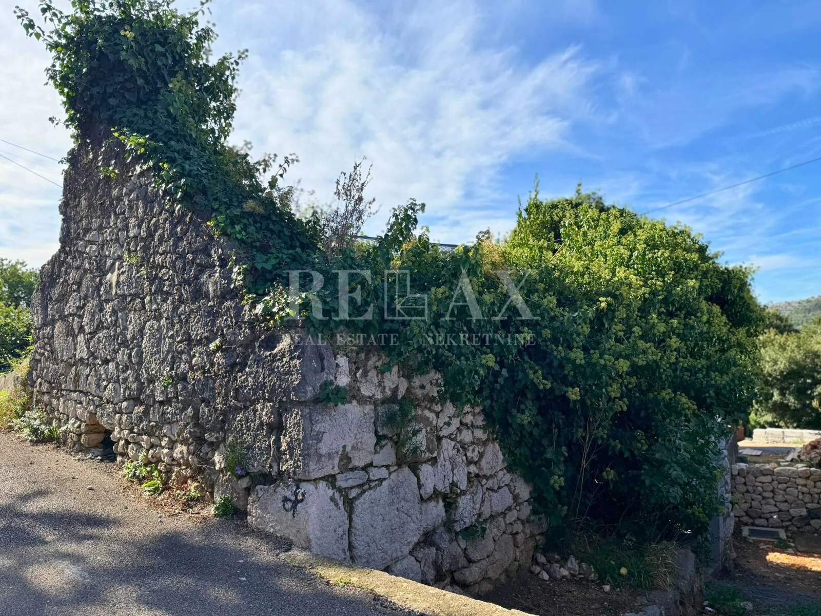 bribir - mirišće u blizini centra - slika 2