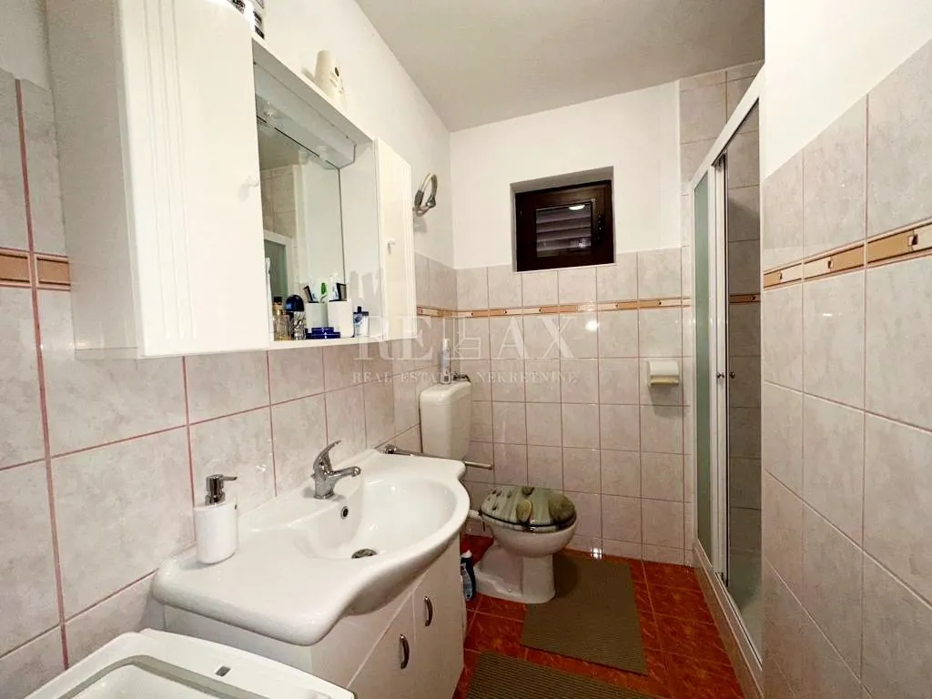 crikvenica - stan sa okućnicom, pogled na more - slika 9