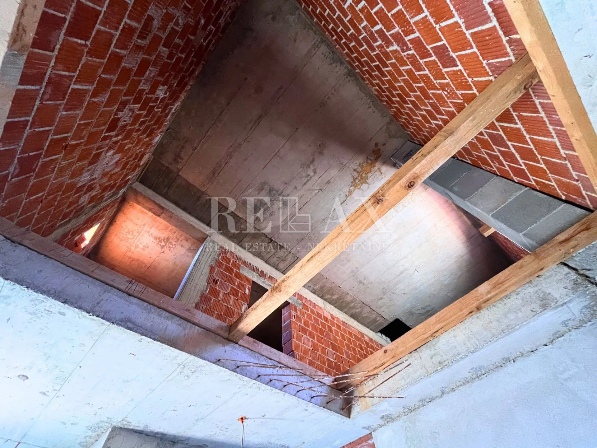 sibinj krmpotski - kuća u prvom redu do mora - slika 21