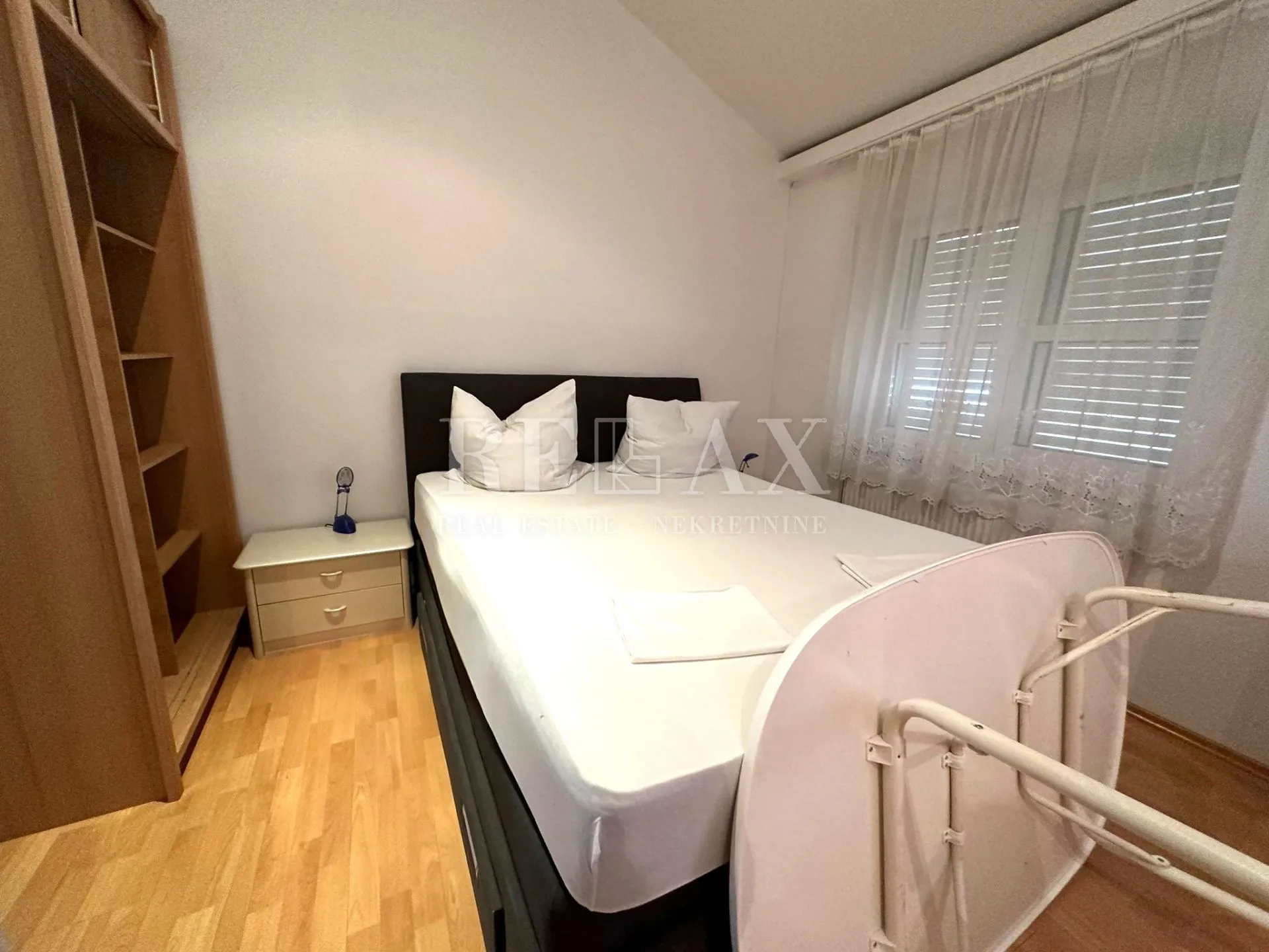 crikvenica- kuća u širem centru sa 7 apartmana - slika 37