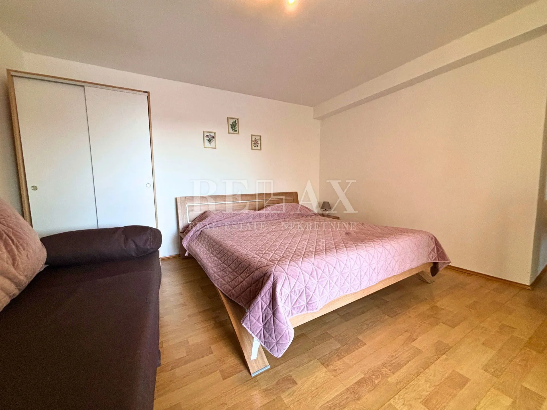 jadranovo - samostojeća kuća s 3 apartmana - slika 12